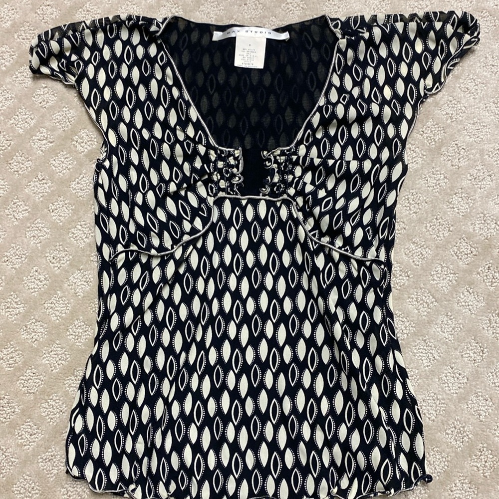 Max Studio Adorable top . Black and beige size small